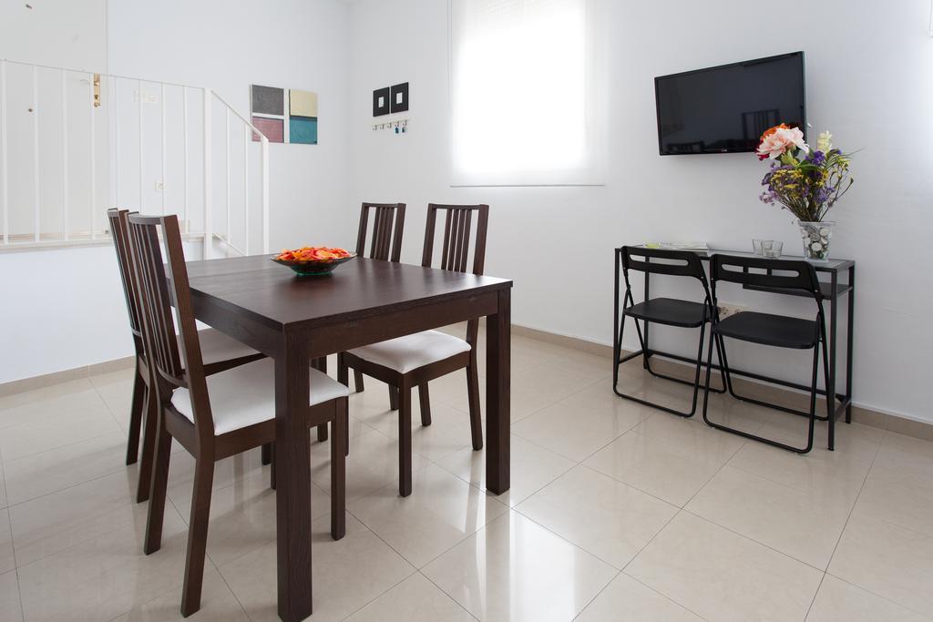 Apartamentos Diaber San Leandro เซบีญา ห้อง รูปภาพ