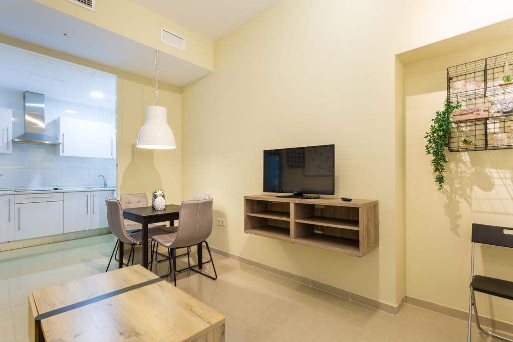 Apartamentos Diaber San Leandro เซบีญา ภายนอก รูปภาพ